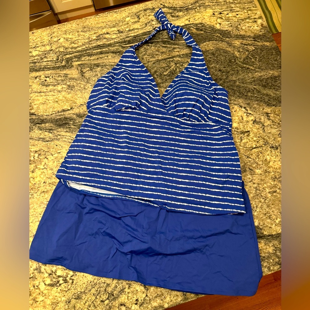 NWT Land’s End women’s bathing suit tankini and swim skirt size 18